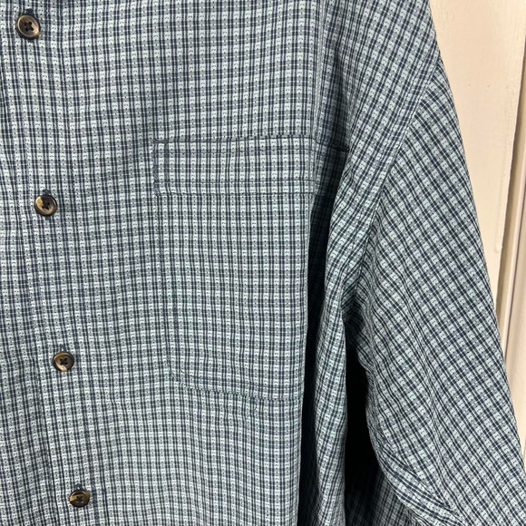 Columbia two toned blue plaid button up long sleeve shirt. Hiking - Picture 4 of 8